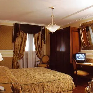Champagne Garden Hotel