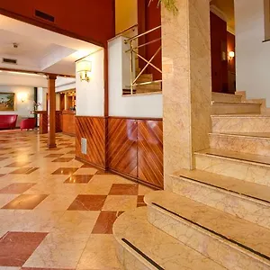 Carlo Magno Hotel